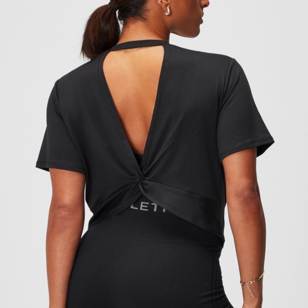 Fabletics Dry-Flex Twist Back Short-Sleeve Tee